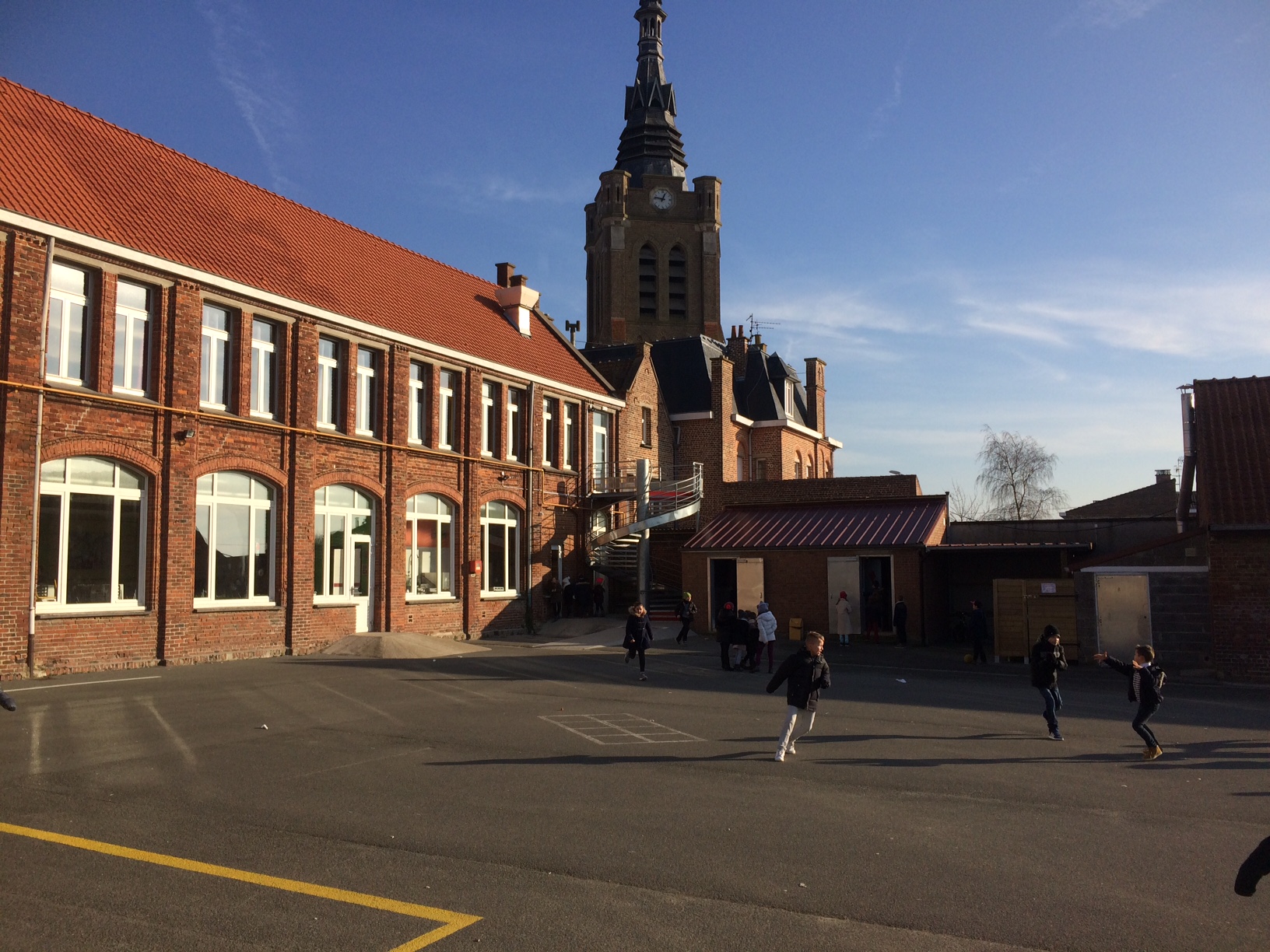 cour de l'école primaire St Amand Bailleul